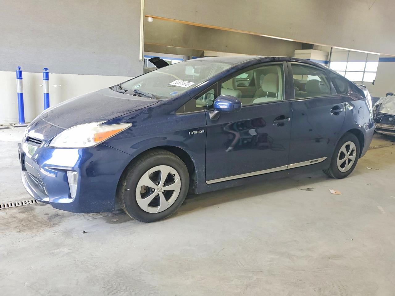 Salvage Toyota Prius Image
