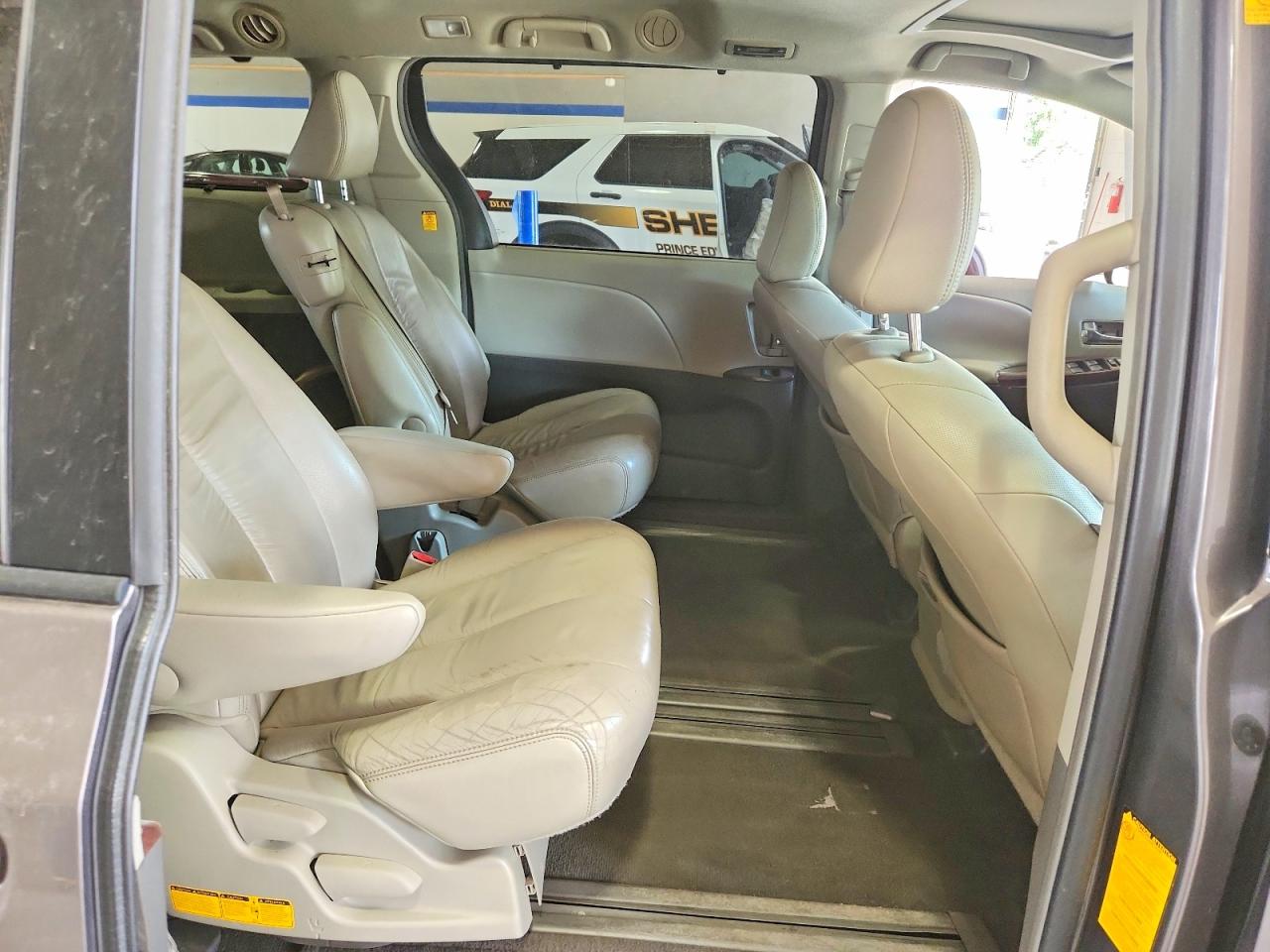 Toyota Sienna Xle 8-passenger