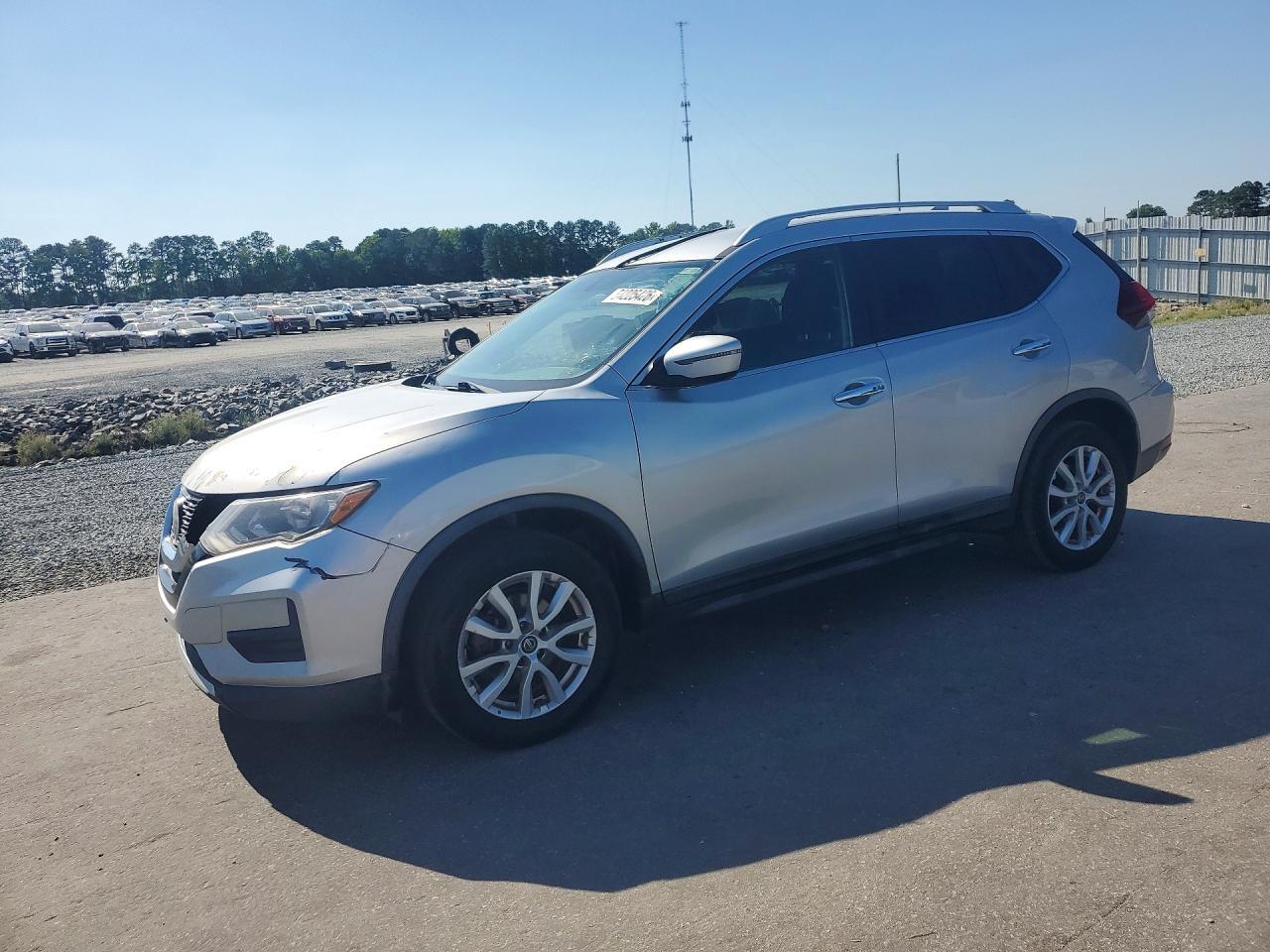 Salvage Nissan Rogue Image