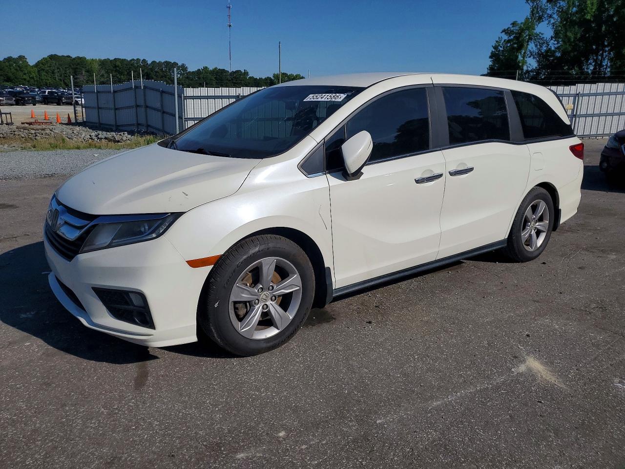Salvage Honda Odyssey Image