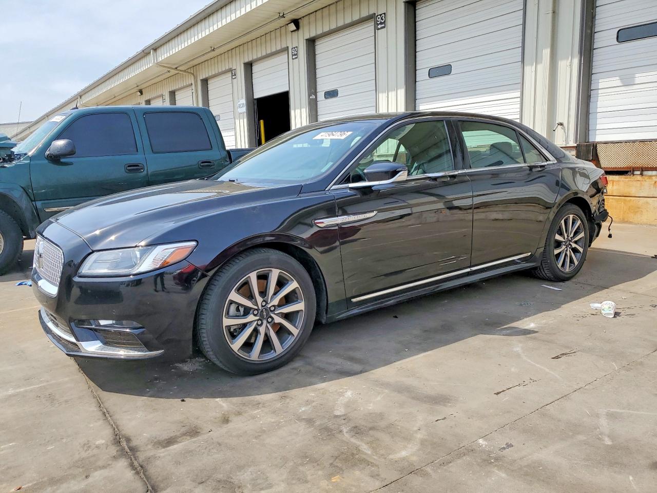 Salvage Lincoln Continental Image