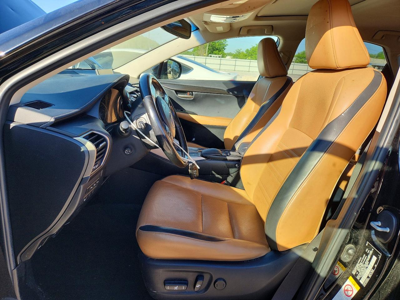 Lexus NX Base