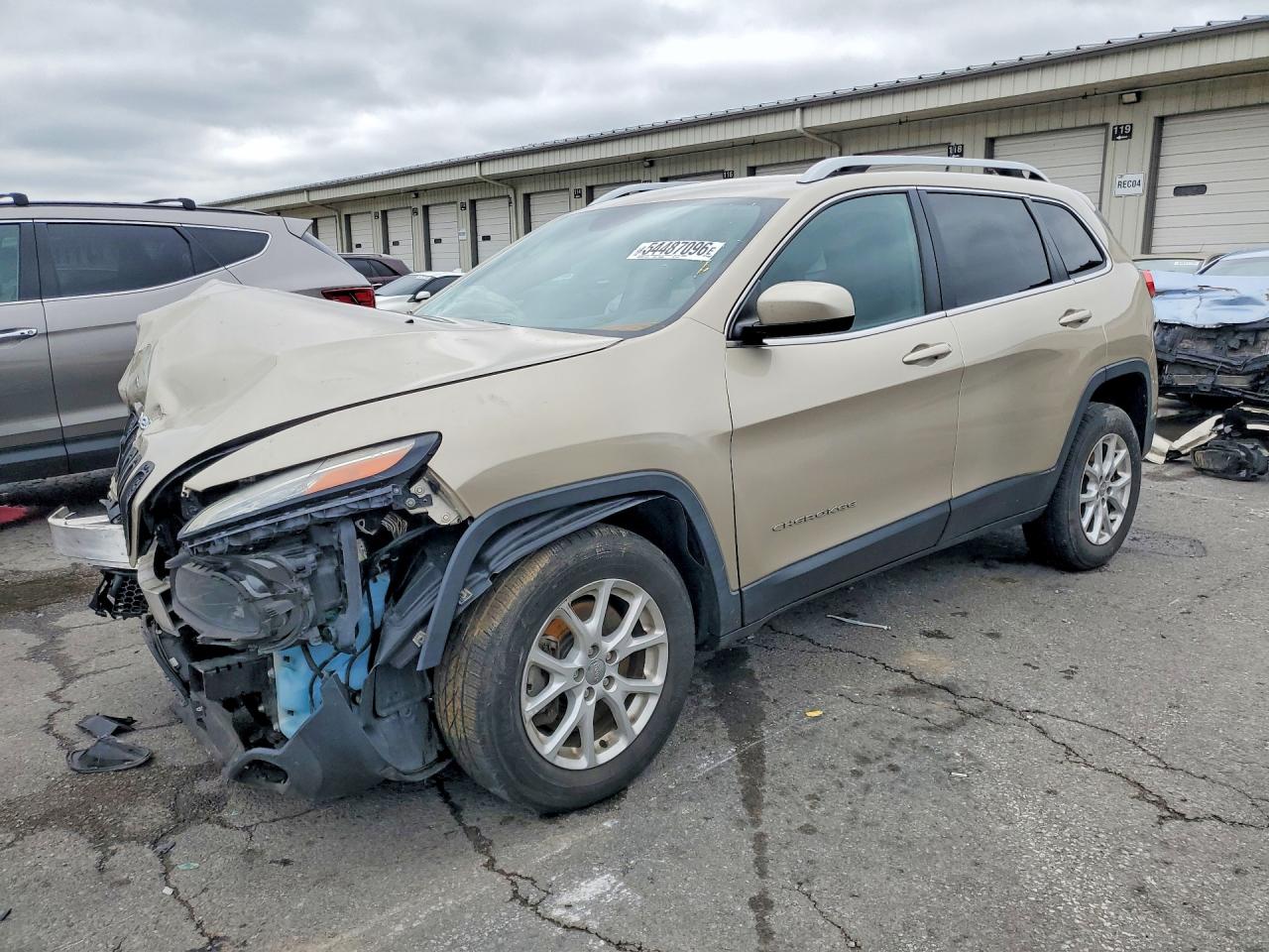 Salvage Jeep Cherokee Image
