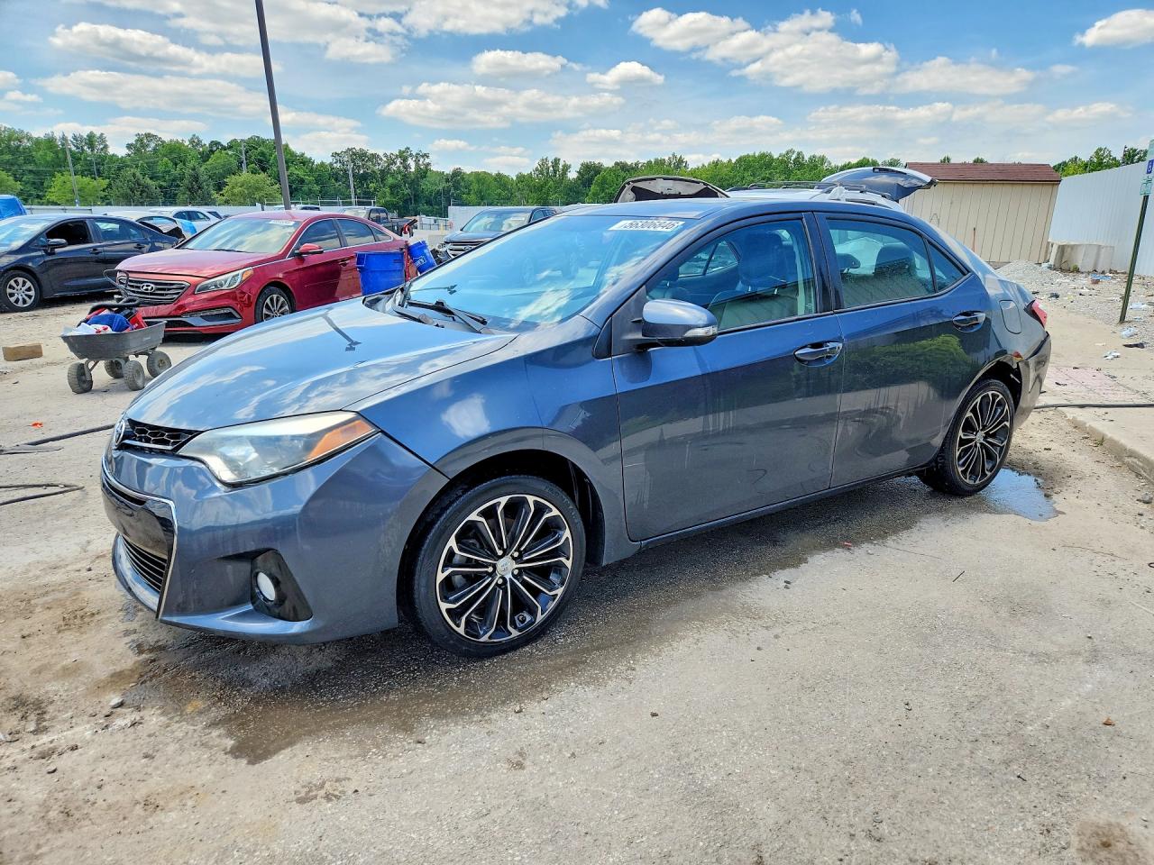 Salvage Toyota Corolla Image