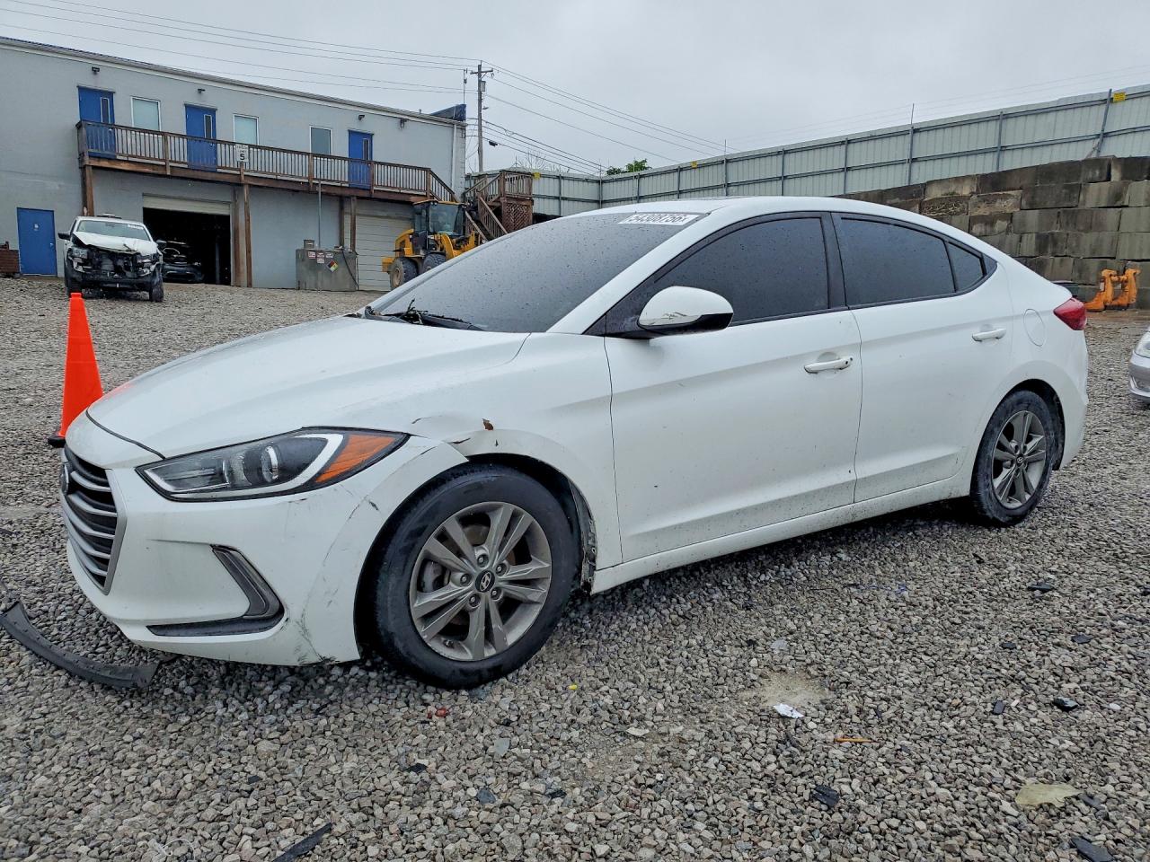 Salvage Hyundai ELANTRA Image