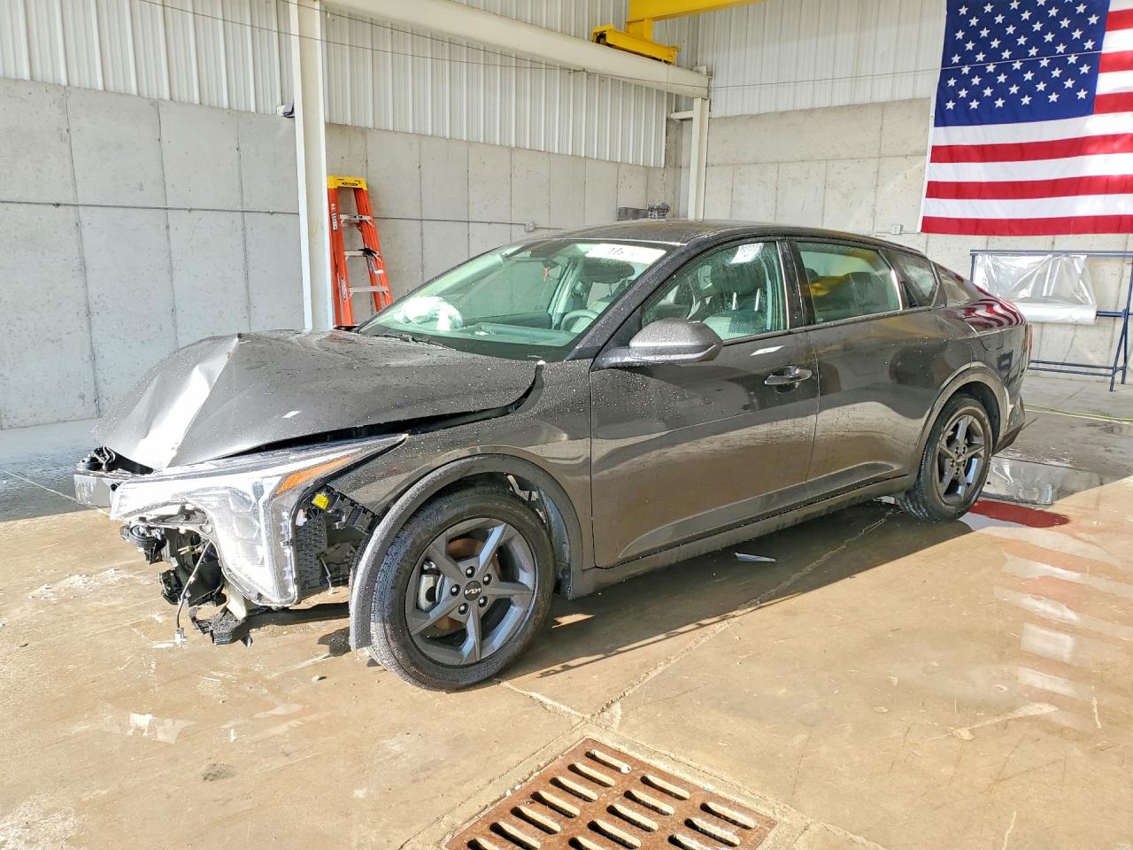 Salvage Kia K4 Lxs Image