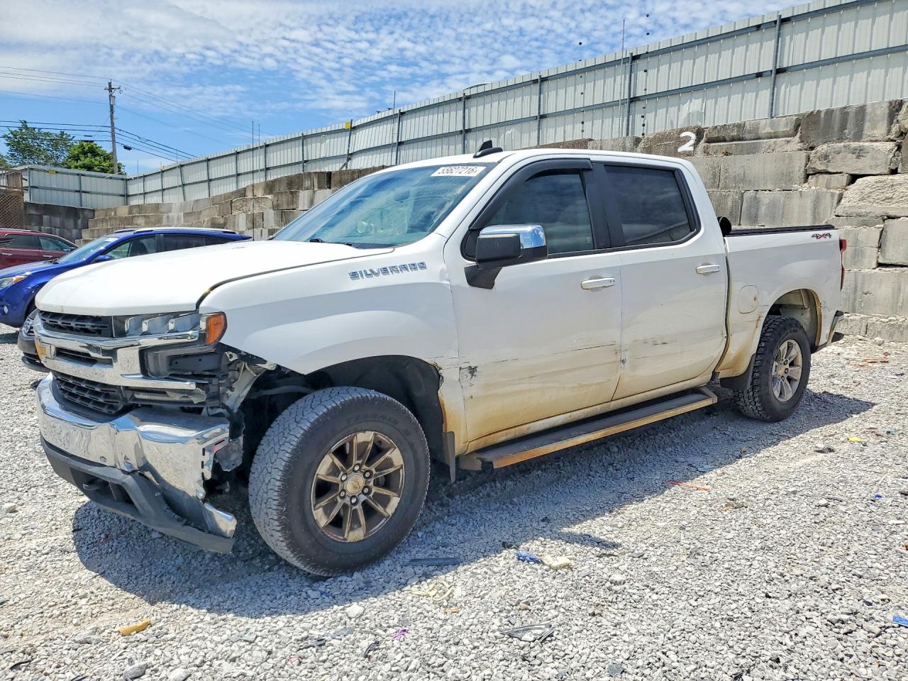Salvage Chevrolet Silverado Image