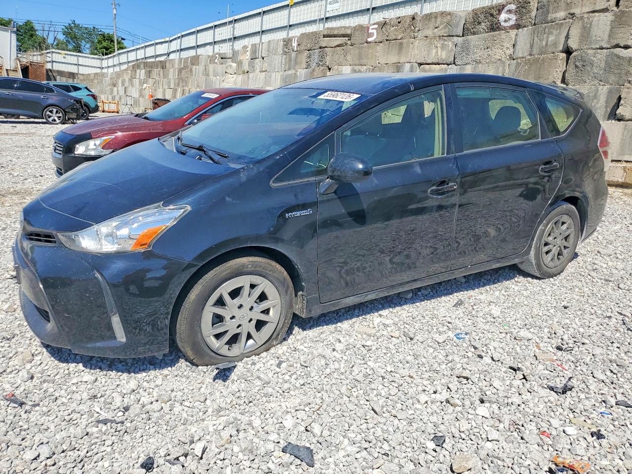 Salvage Toyota Prius Image