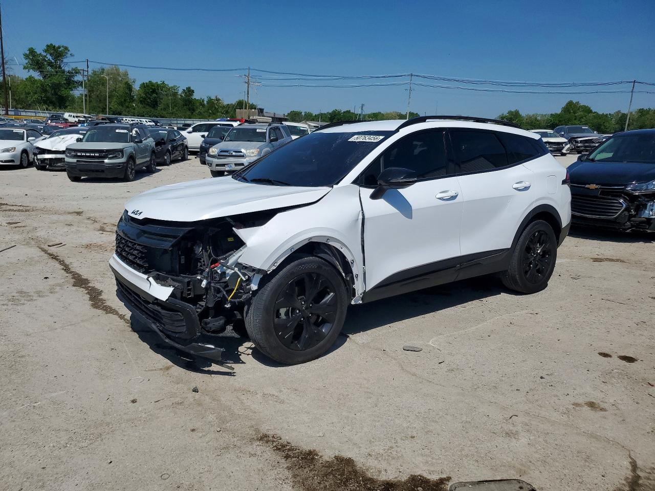 Salvage Kia Sportage Image