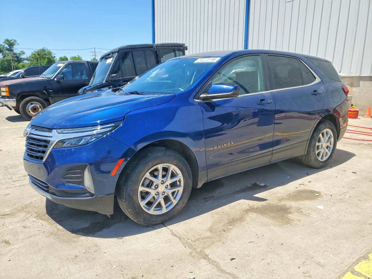 Salvage Chevrolet Equinox Image