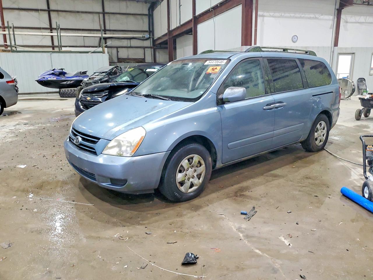 Salvage Kia Sedona Image