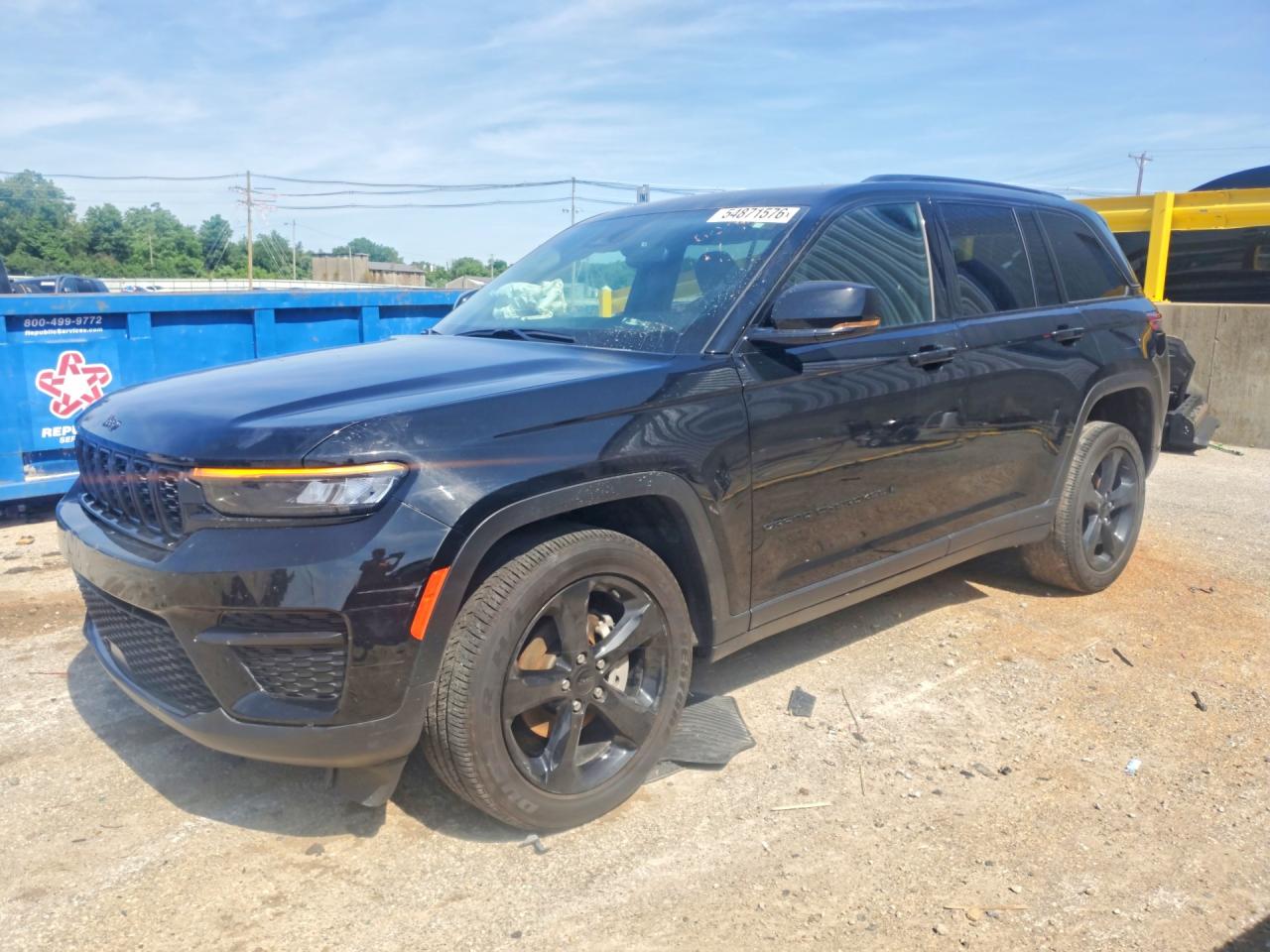 Salvage Jeep Grand Cherokee Image