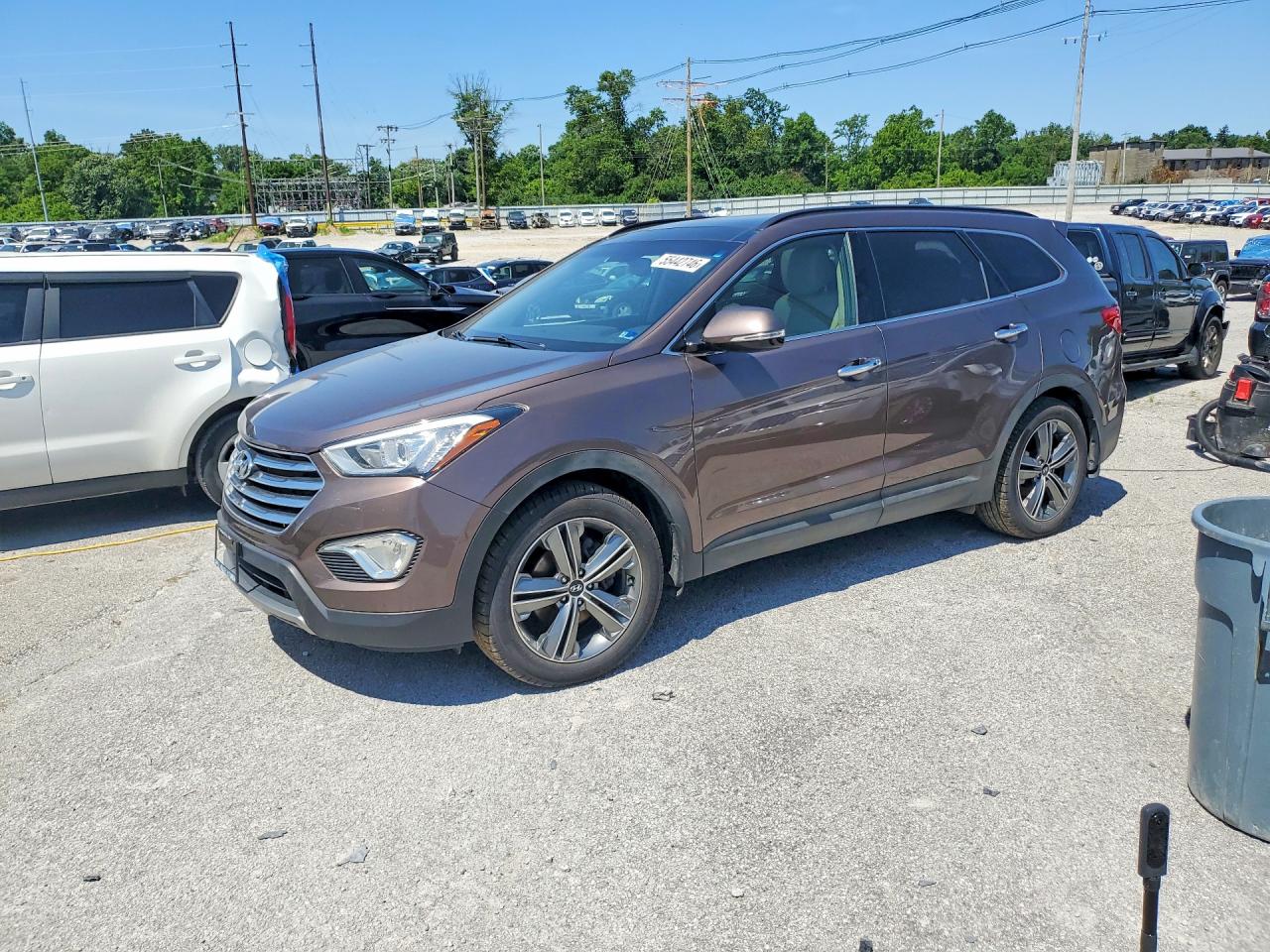 Salvage Hyundai SANTA FE Image