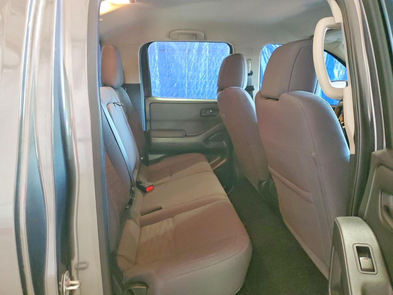 Nissan Frontier S