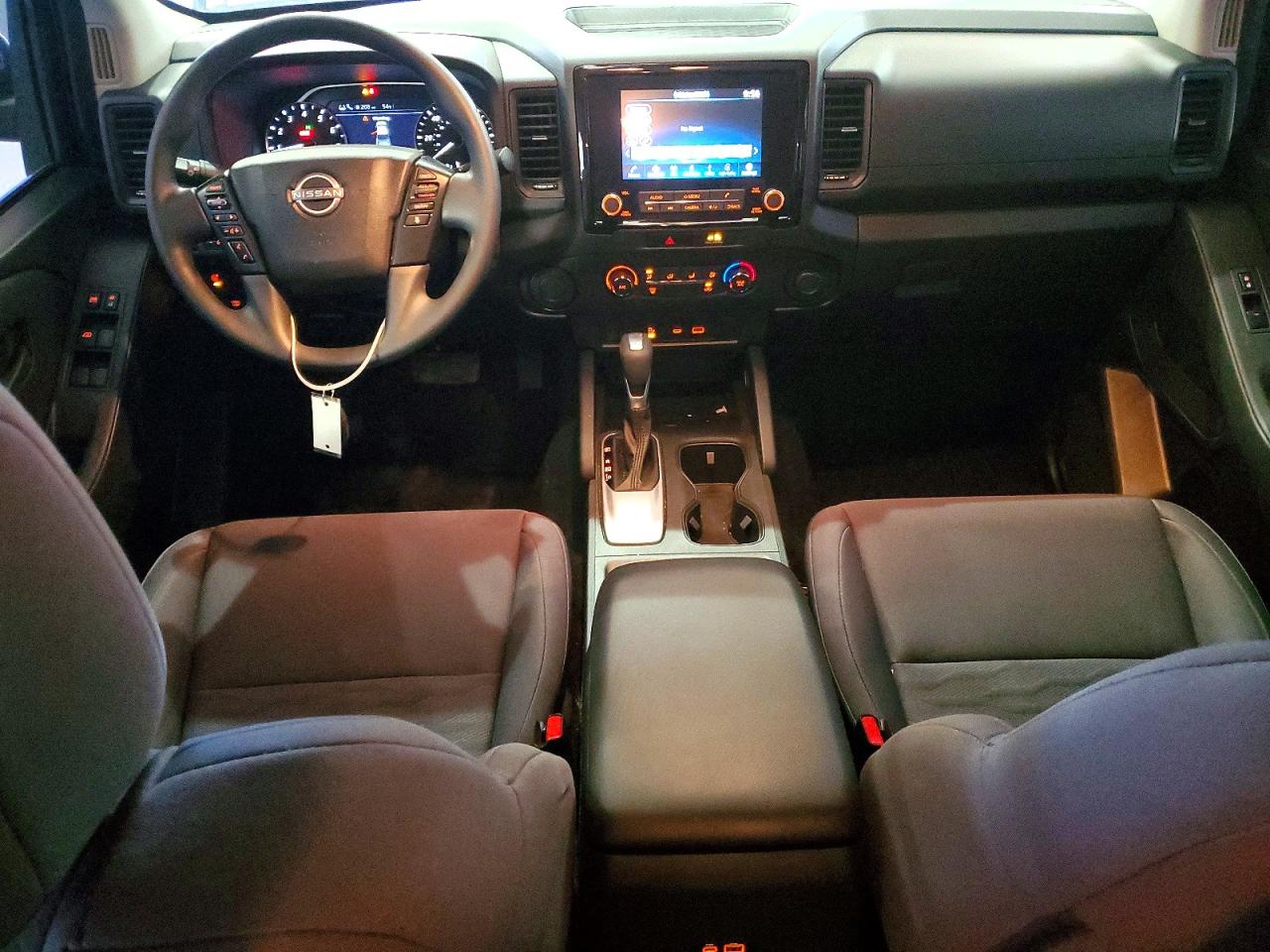 Nissan Frontier S