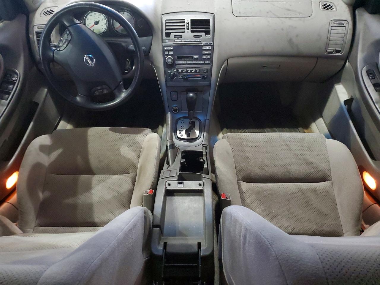 Nissan Maxima Gxe