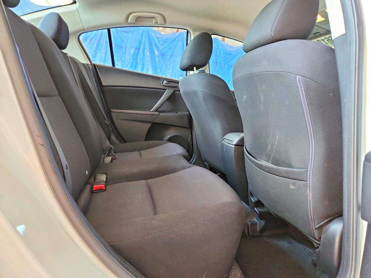 Mazda 3 I