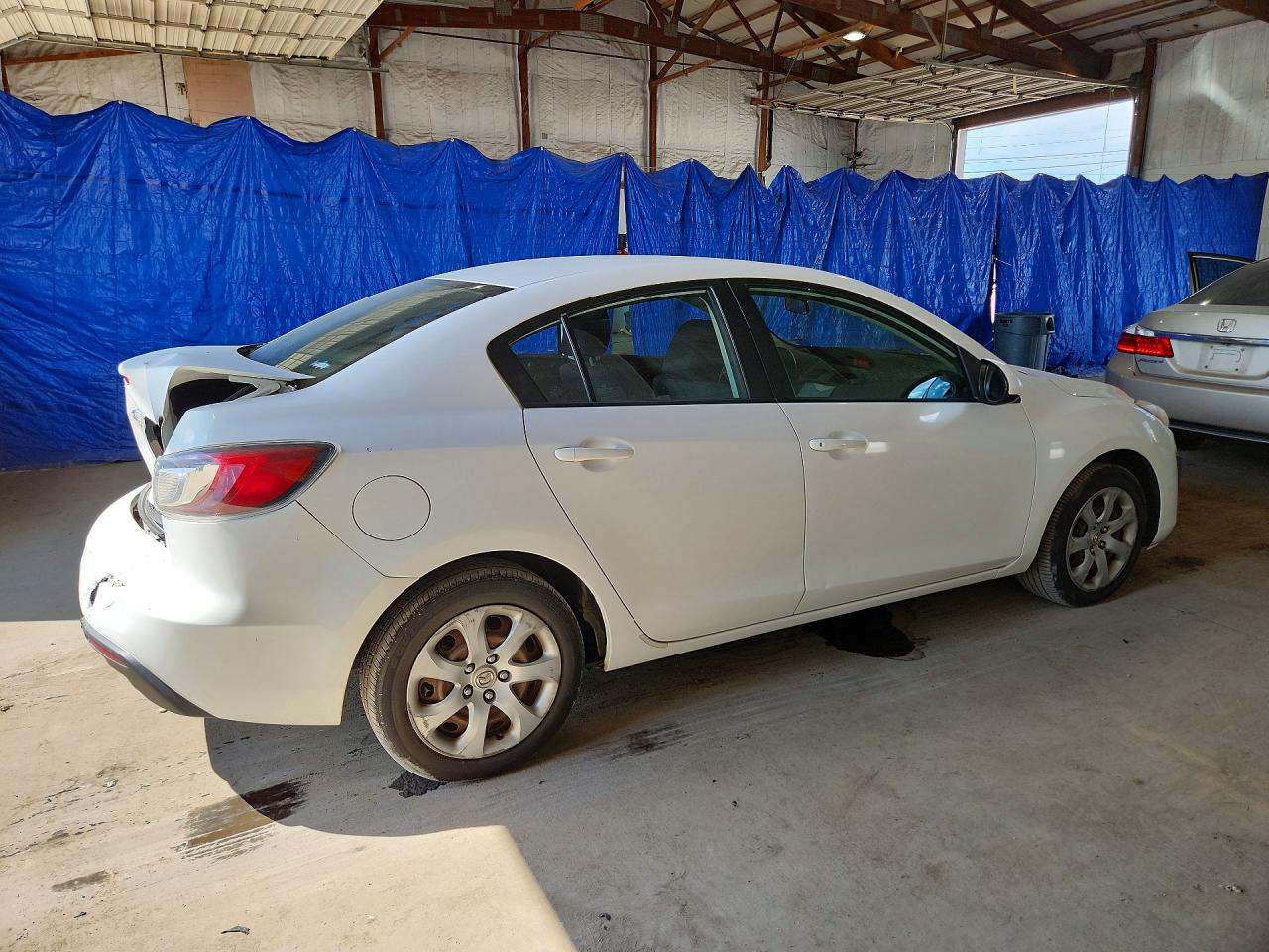 Mazda 3 I