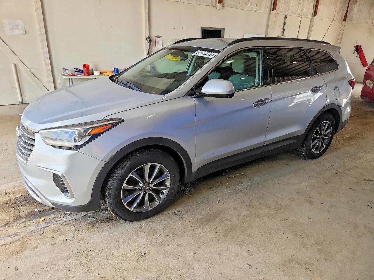 Salvage Hyundai SANTA FE Image