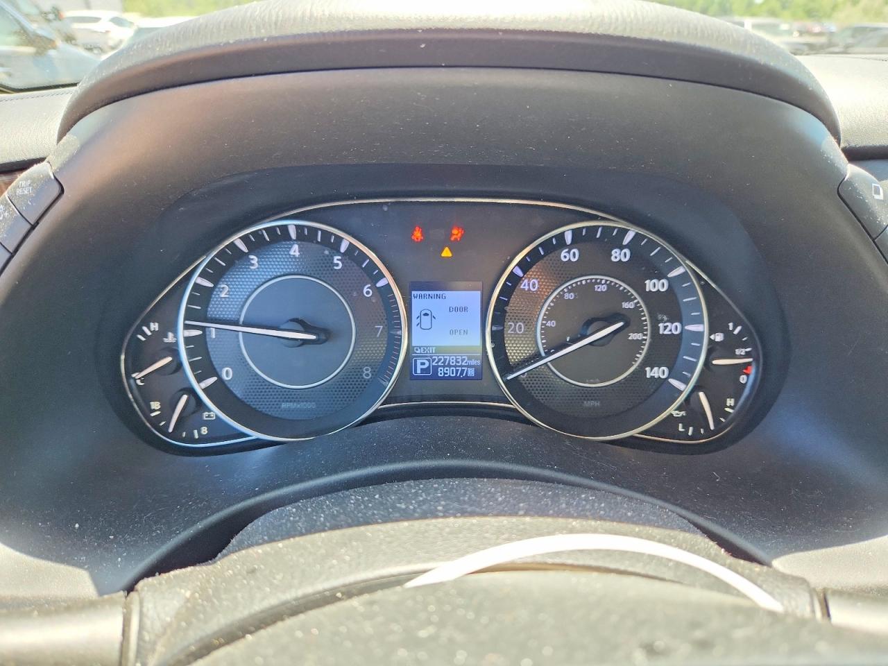 Nissan Armada Platinum