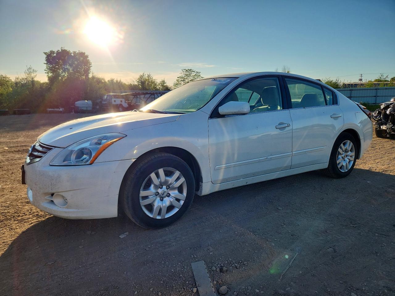 Salvage Nissan Altima Image