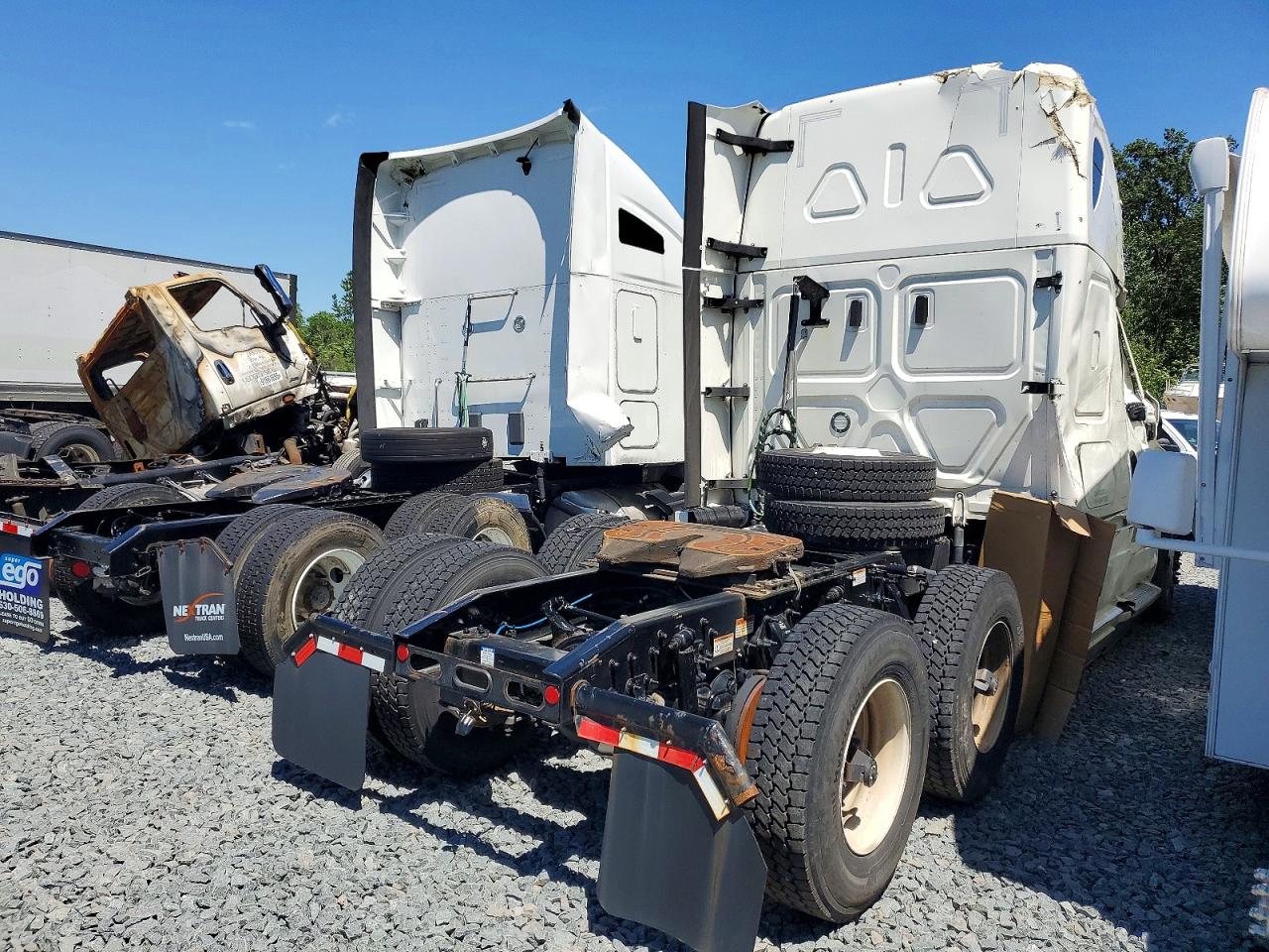 Freightliner Cascadia 126