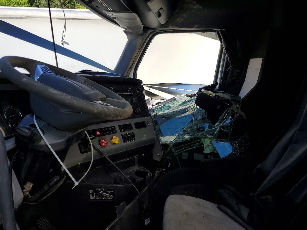 Freightliner Cascadia 126