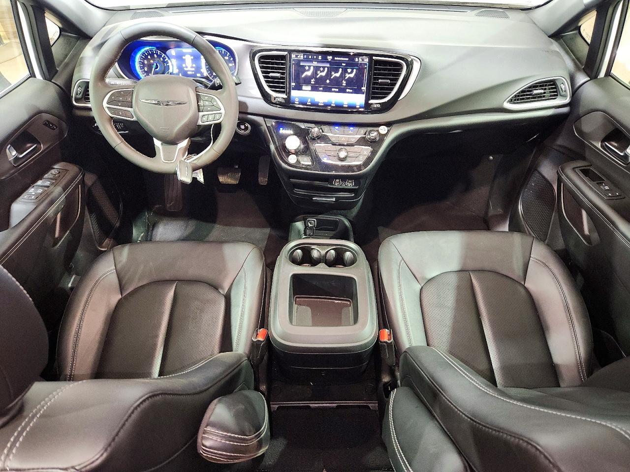 Chrysler Pacifica Select