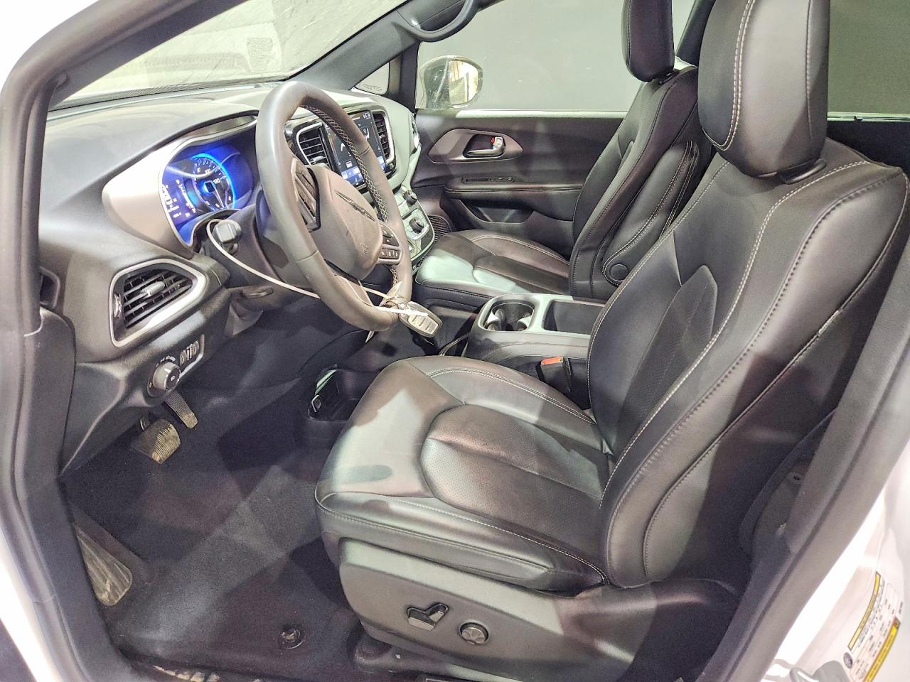 Chrysler Pacifica Select