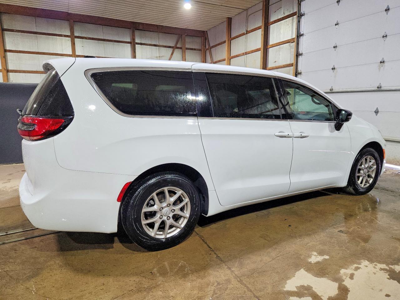 Chrysler Pacifica Select
