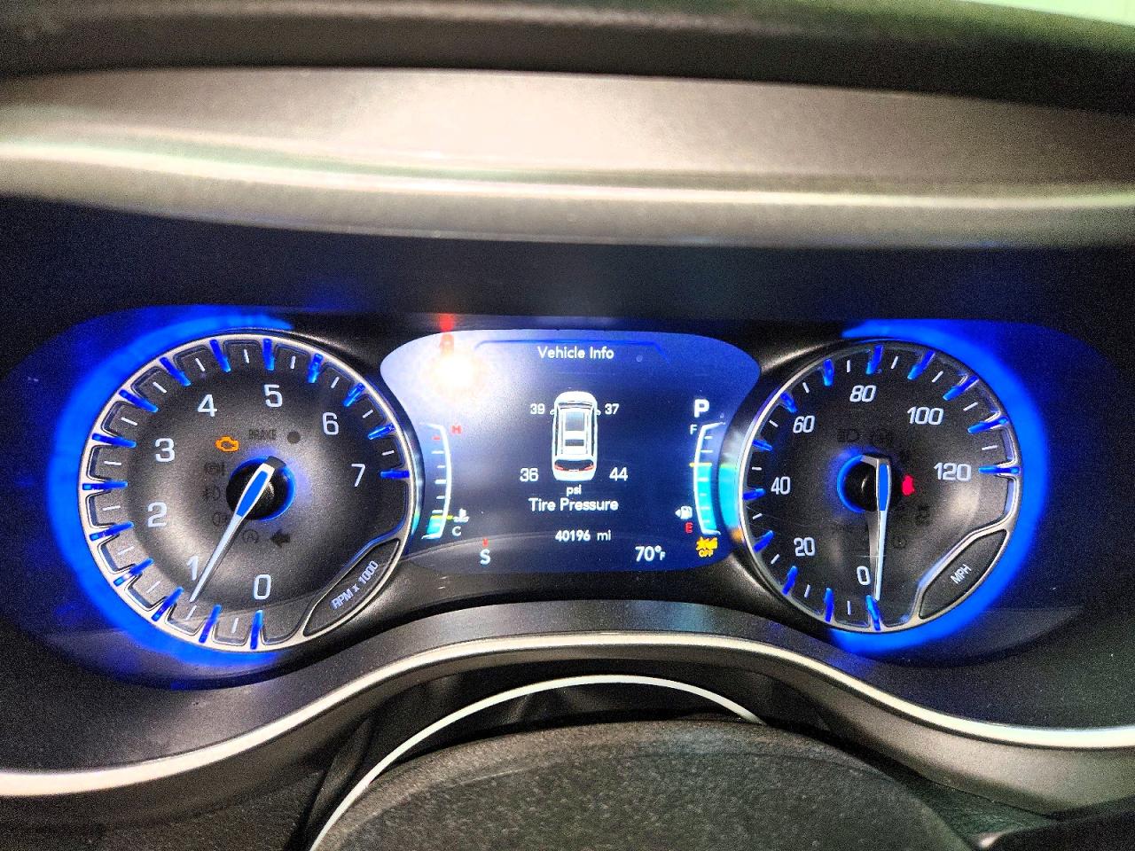 Chrysler Pacifica Select