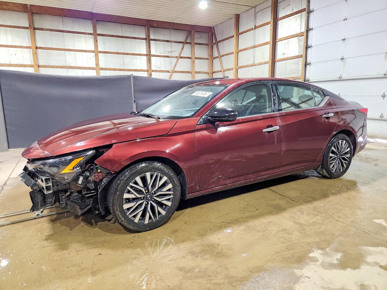 Salvage Nissan Altima Image