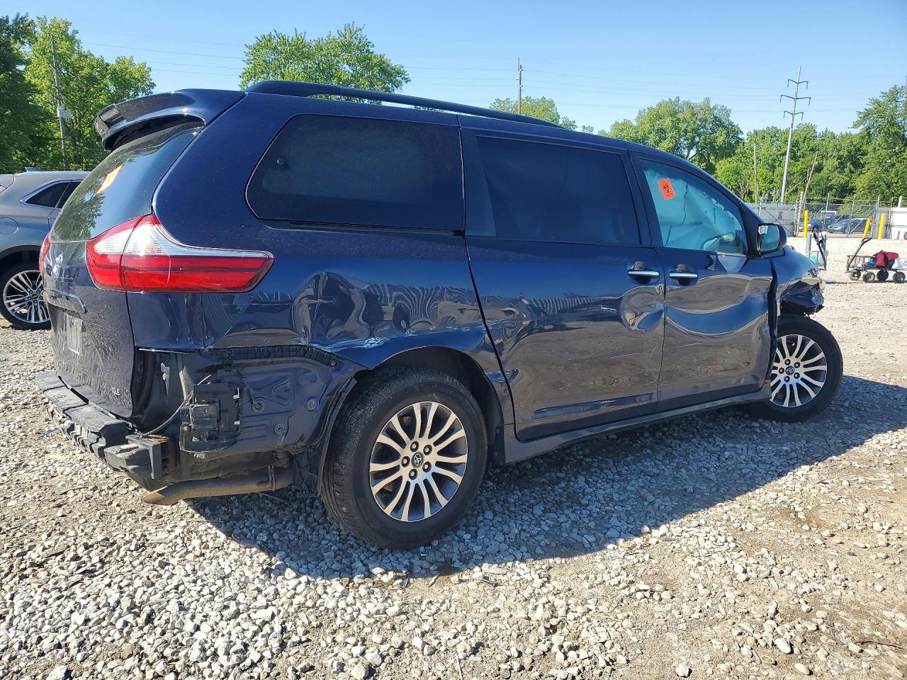 Toyota Sienna Xle 8-passenger