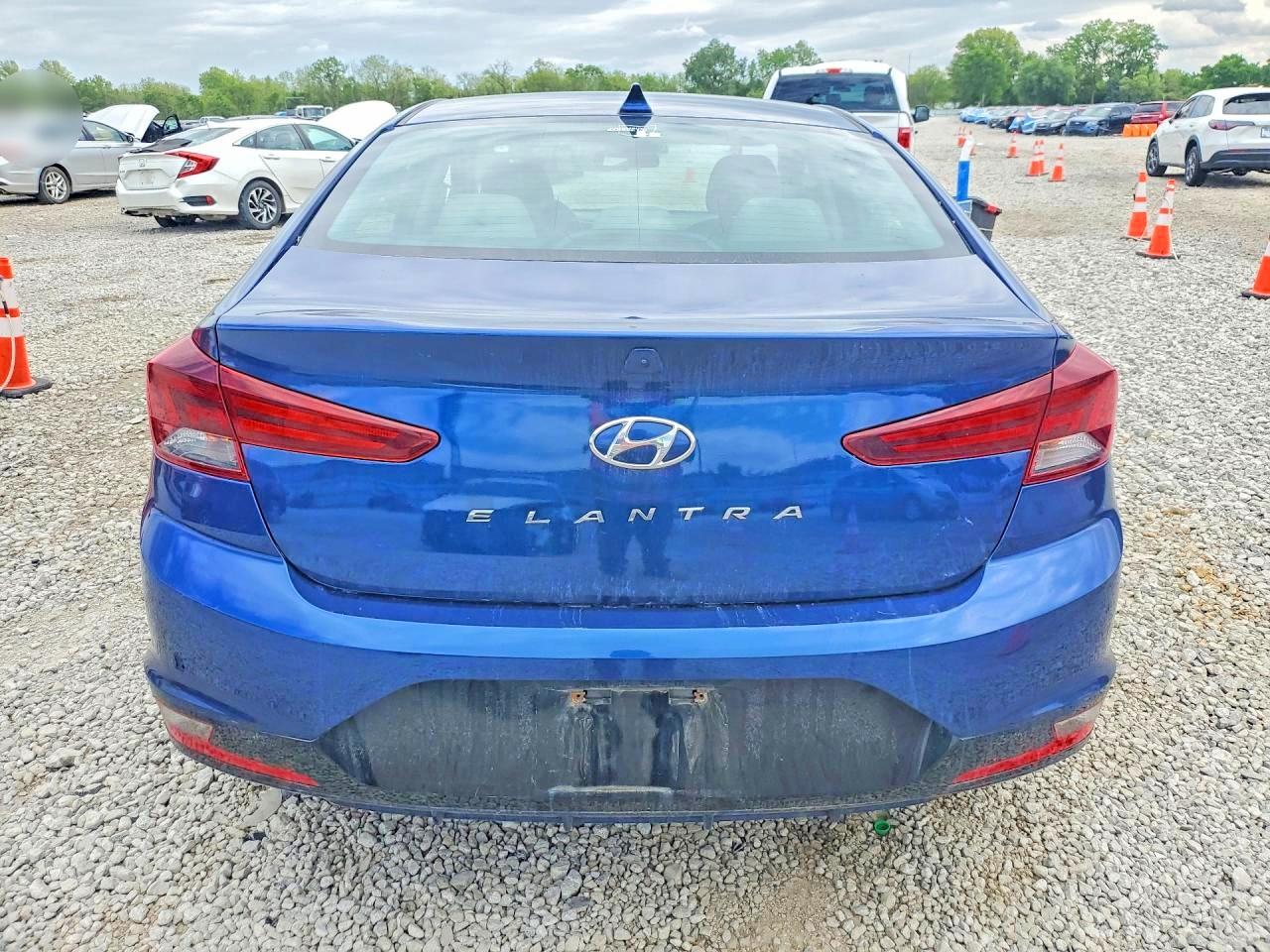 Hyundai ELANTRA Sel