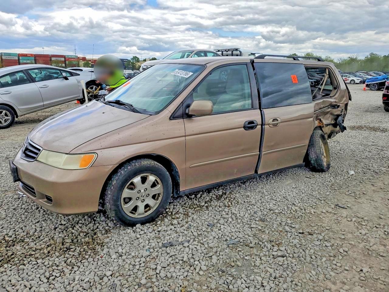 Salvage Honda Odyssey Image