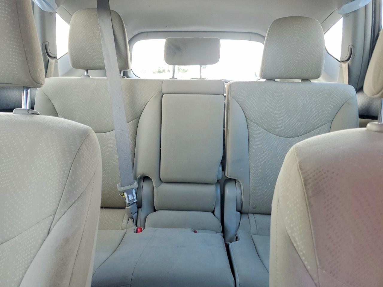 Toyota Prius v Three