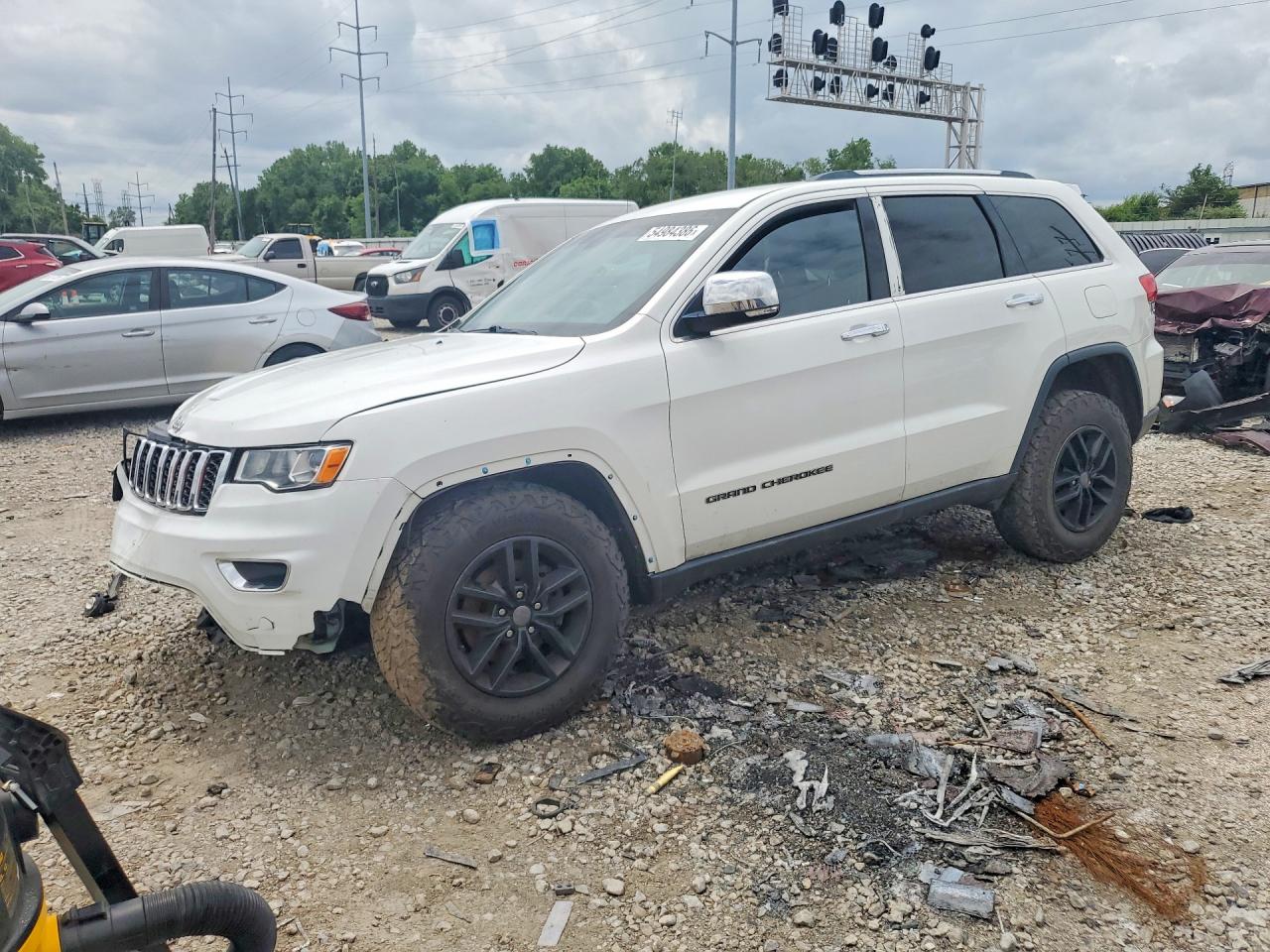 Salvage Jeep Cherokee Image