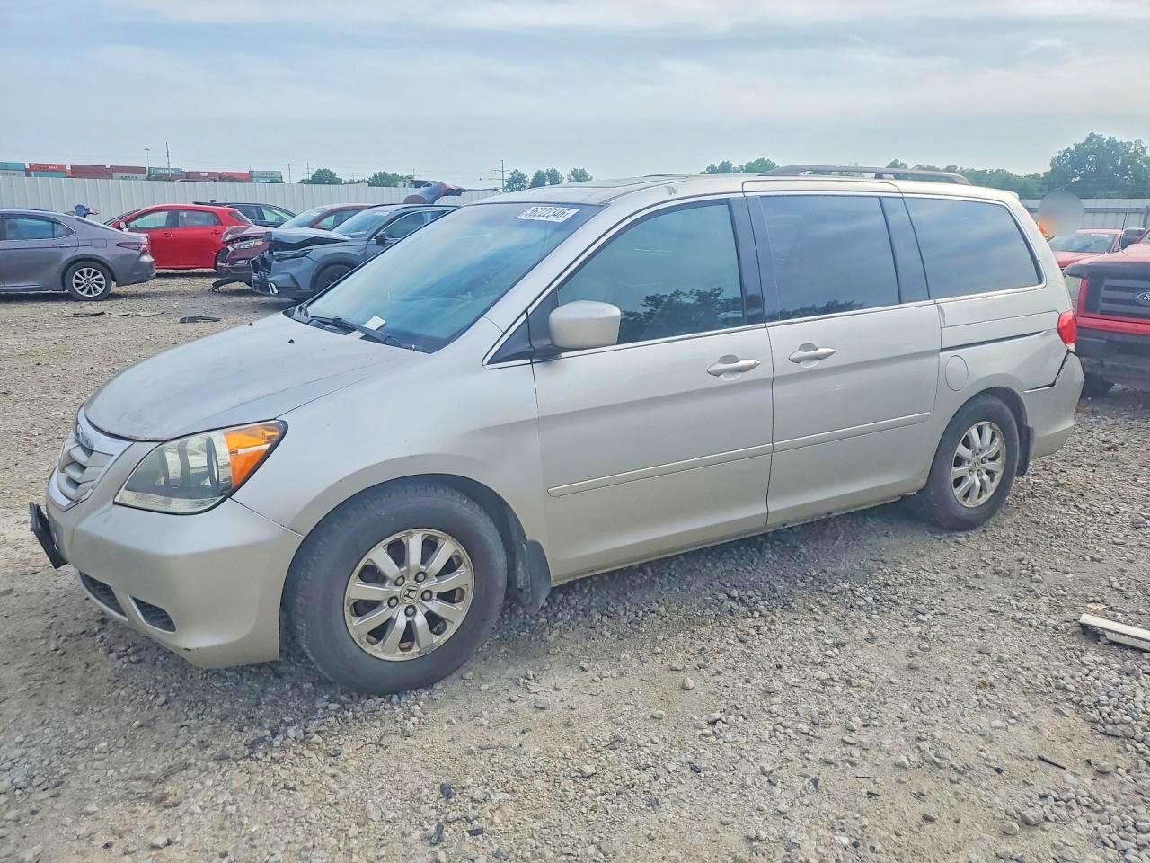 Salvage Honda Odyssey Image