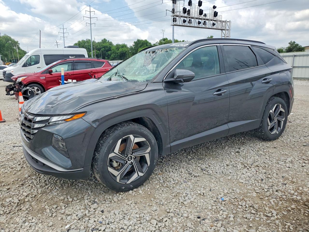 Salvage Hyundai TUCSON Image