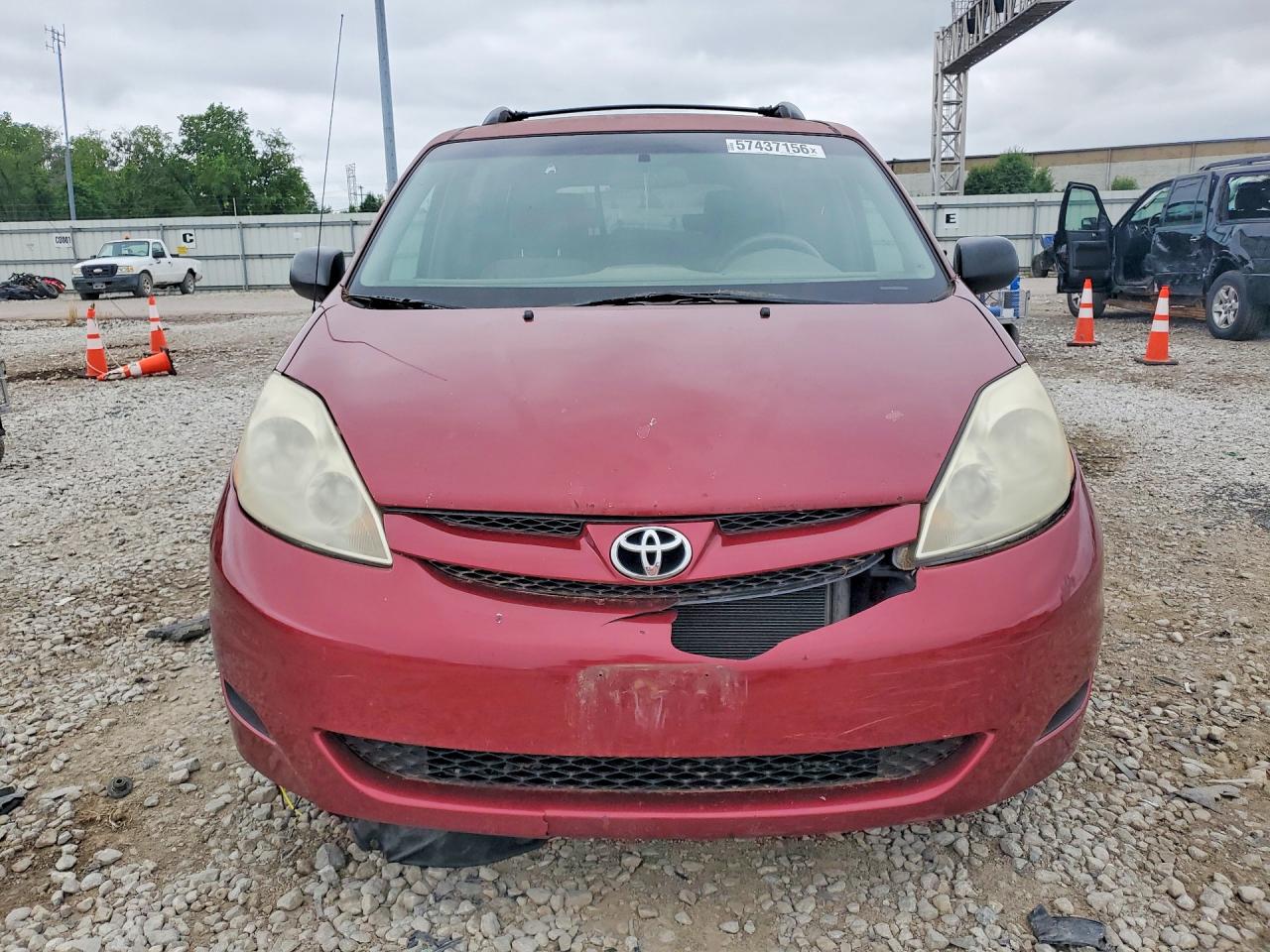 Toyota Sienna Le 7-passenger