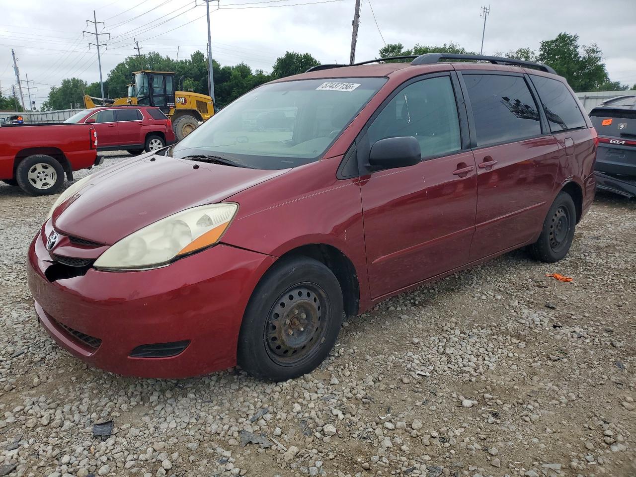 Salvage Toyota Sienna Image
