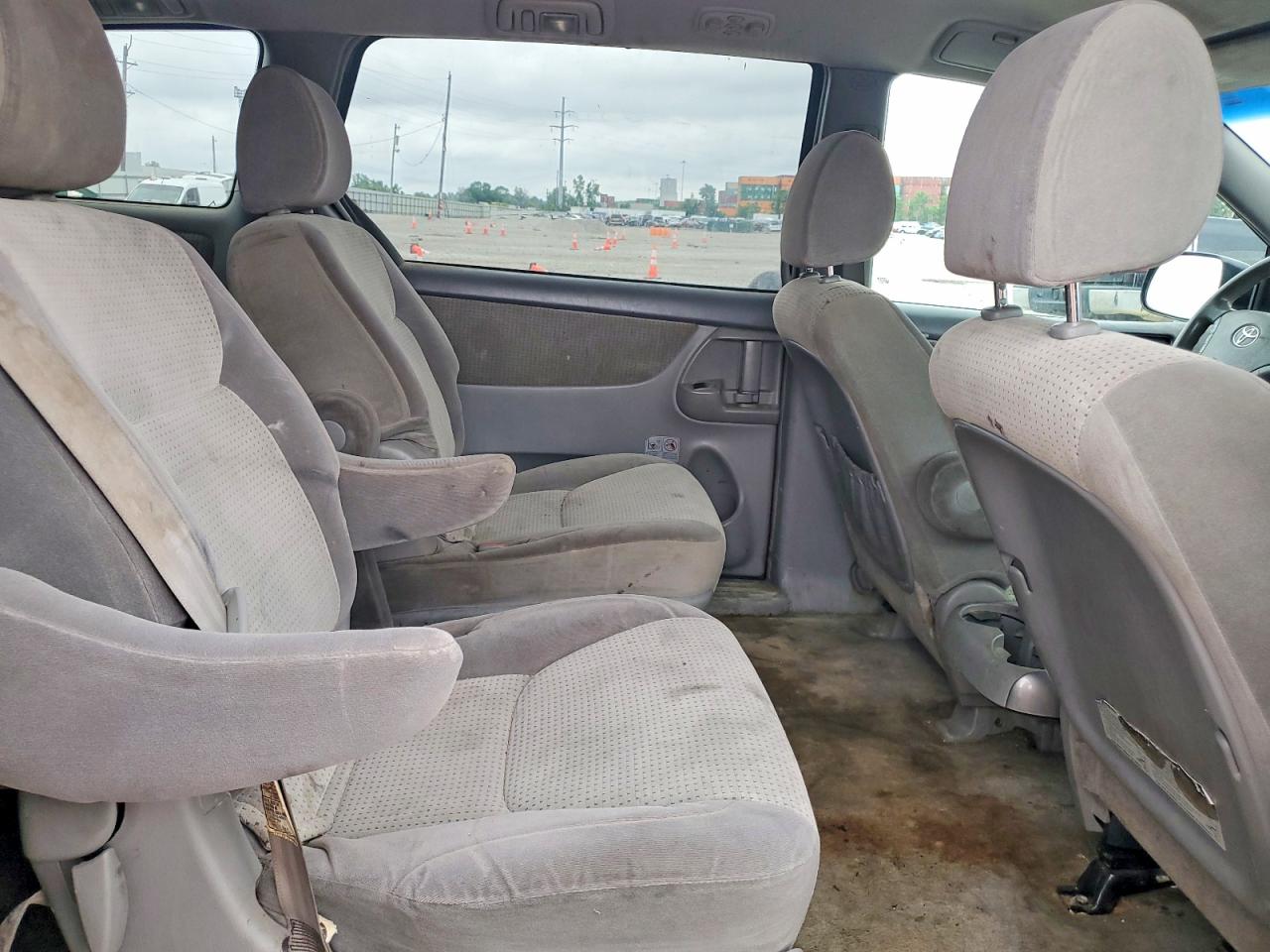 Toyota Sienna Le 7-passenger