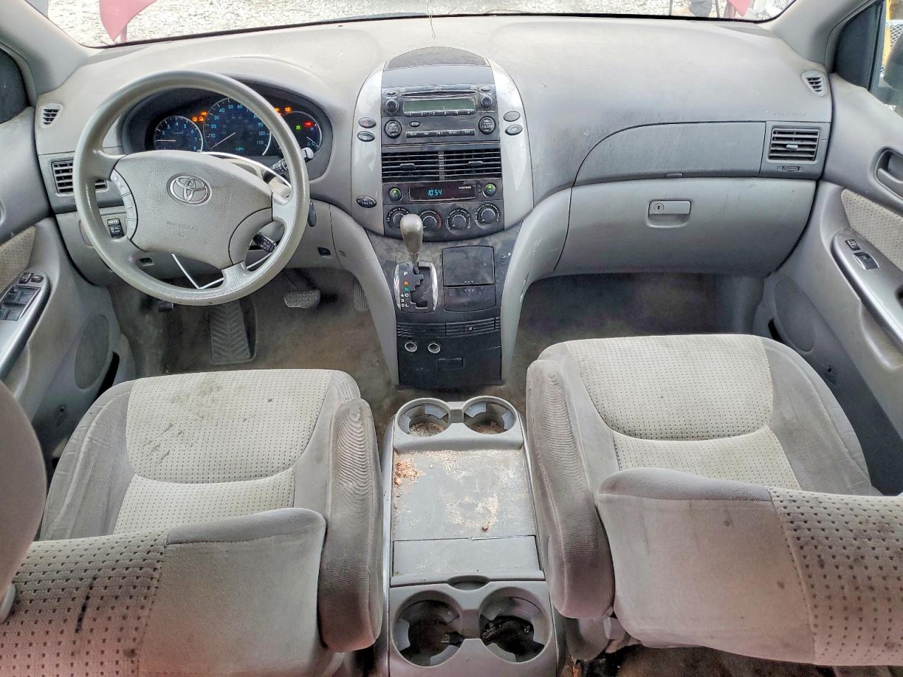 Toyota Sienna Le 7-passenger
