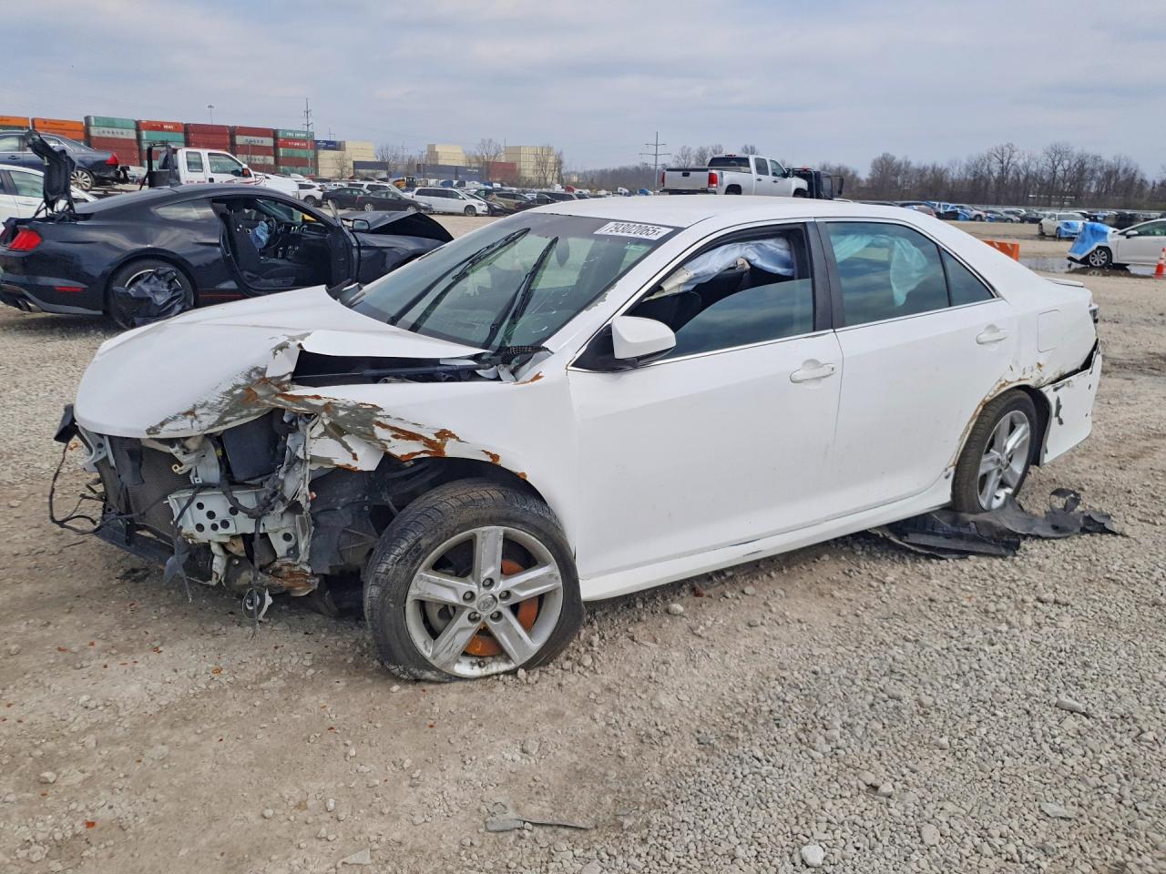 Salvage Toyota Camry Image