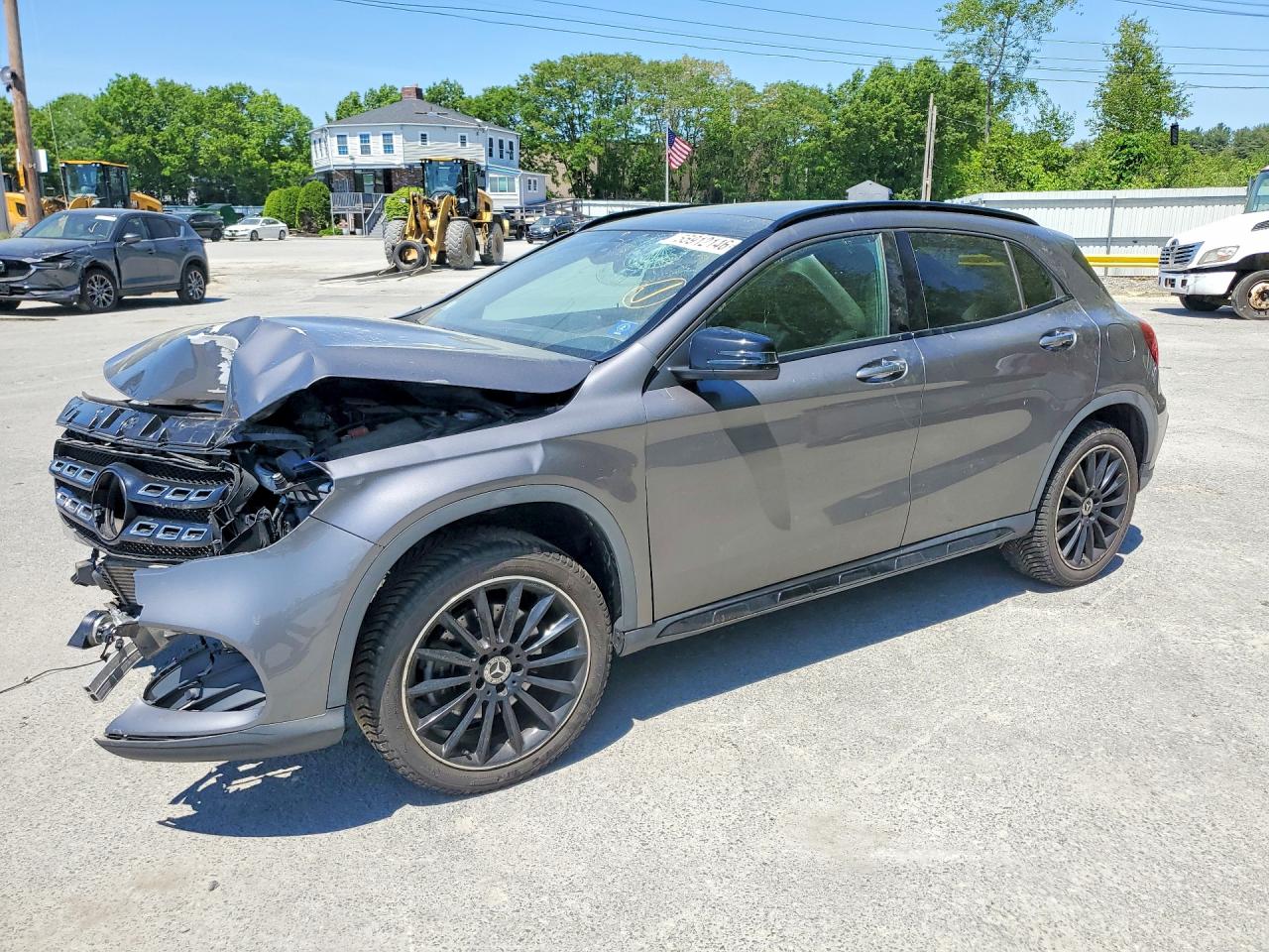 Salvage Mercedes-Benz GLA Image