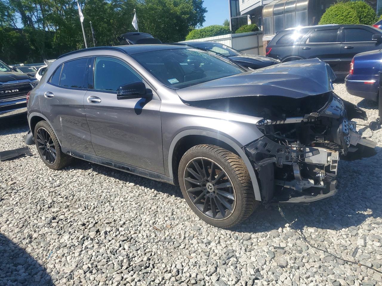 Mercedes-Benz GLA 250 4matic