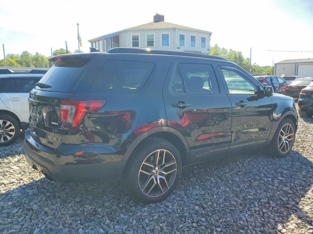 Ford Explorer Sport