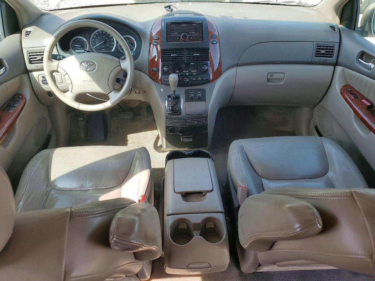 Toyota Sienna Xle 7 Passenger