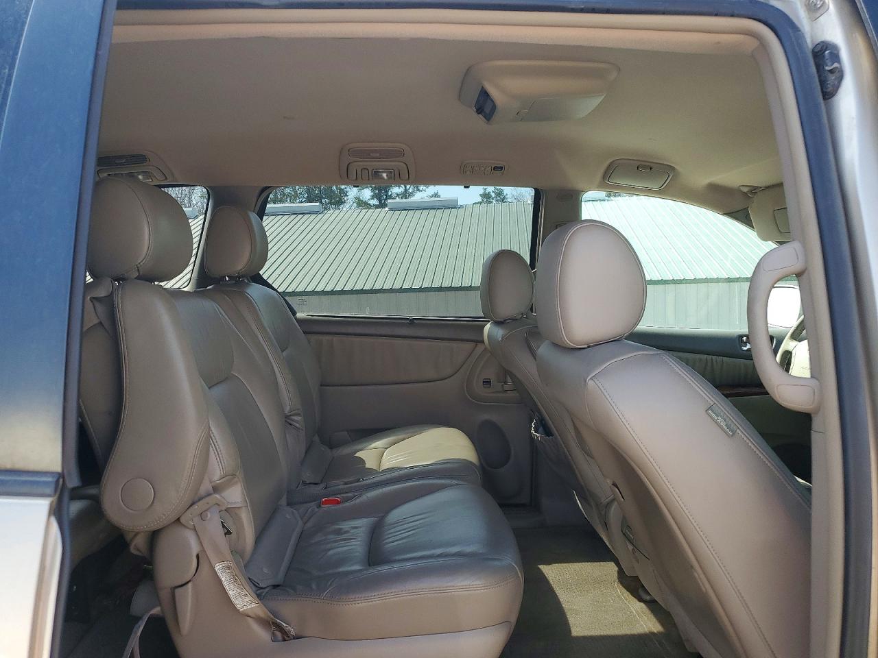 Toyota Sienna Xle 7 Passenger