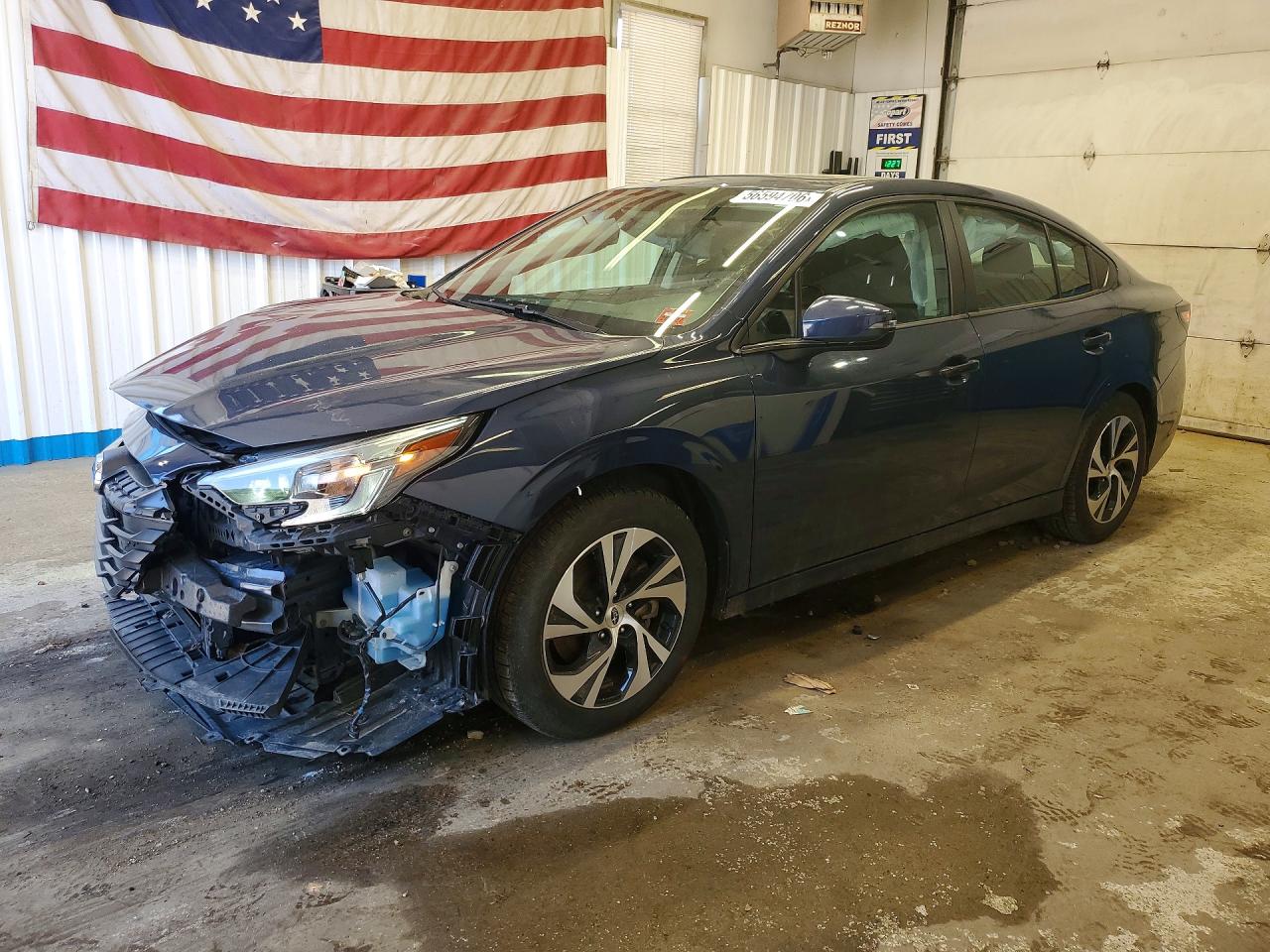 Salvage Subaru Legacy Image